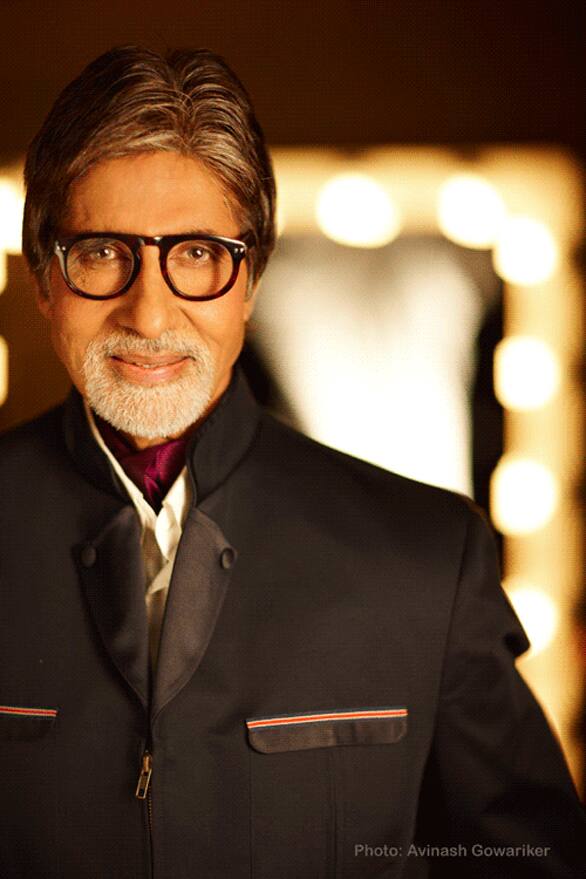 He is back guys! Amitabh Bachchan posted this pic from the sets of KBC and tweeted, 