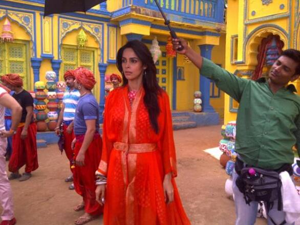 Mallika Sherawat on the sets of 'Kismet Luv Paisa Dilli'.