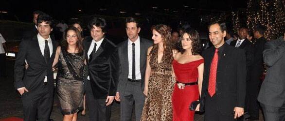 Natasha Khan with hubby Fardeen, Hrithik, Suzzane and Preity Zinta pose with friends at Karan Johar's Birthday bash. 