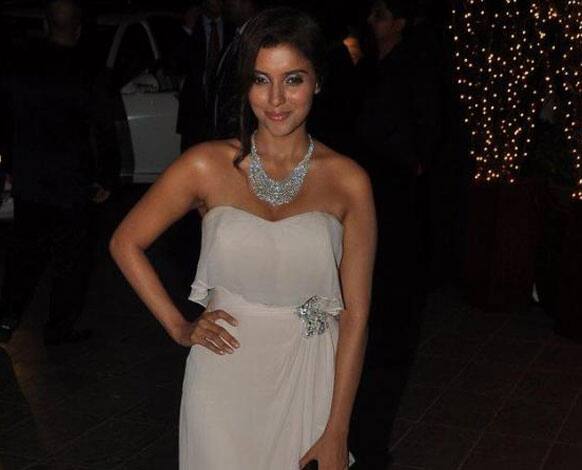 Asin's white gown was a smart choice.