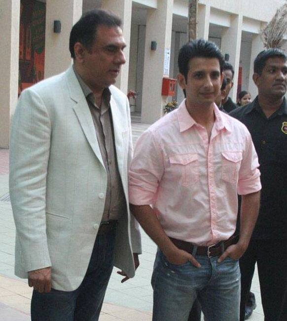 Boman Irani and Sharman Joshi at a promotional event for Sharman's upcoming film 'Ferrari Ki Sawaari'.