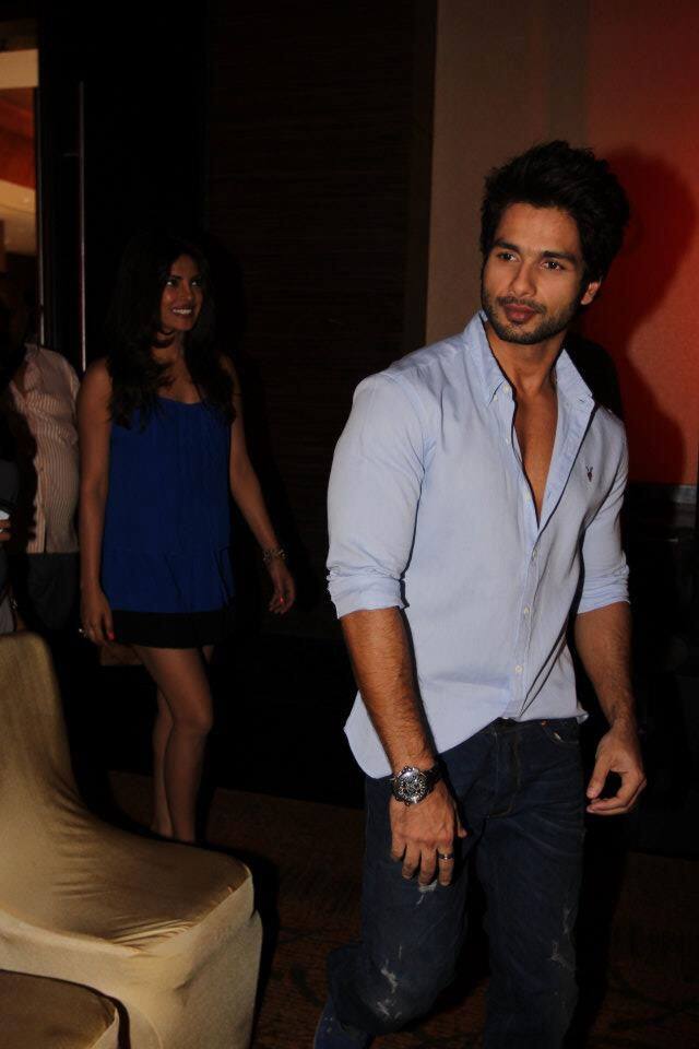 Shahid Kapoor and Priyanka Chopra turn up at the IIFA 2012 press conference together.