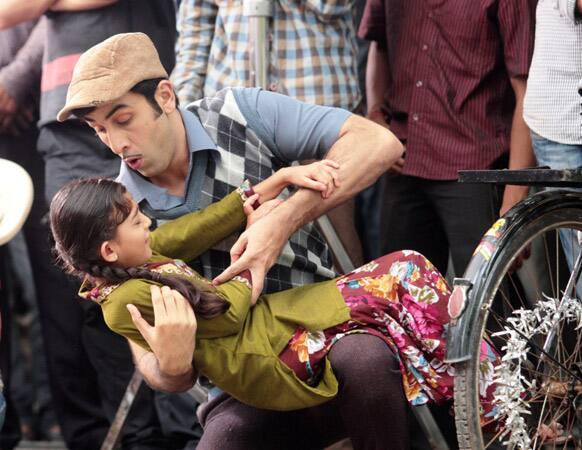 Ranbir Kapoor wihth Choti 'Hitler'Shruti Bisht on the sets of Zee TV's Hitler Didi.