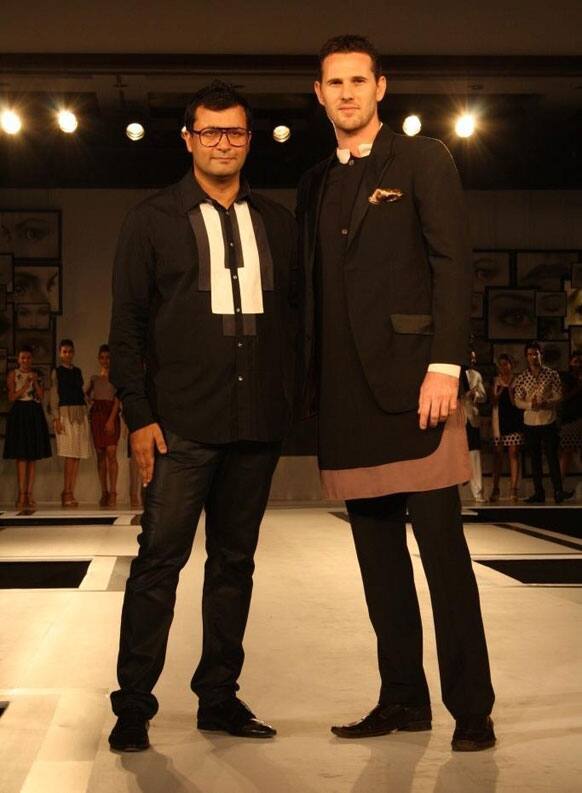 Australian cricketer Shaun Tait makes a landing in Kolkata to walk the ramp for designer duo Ashish n Soni.