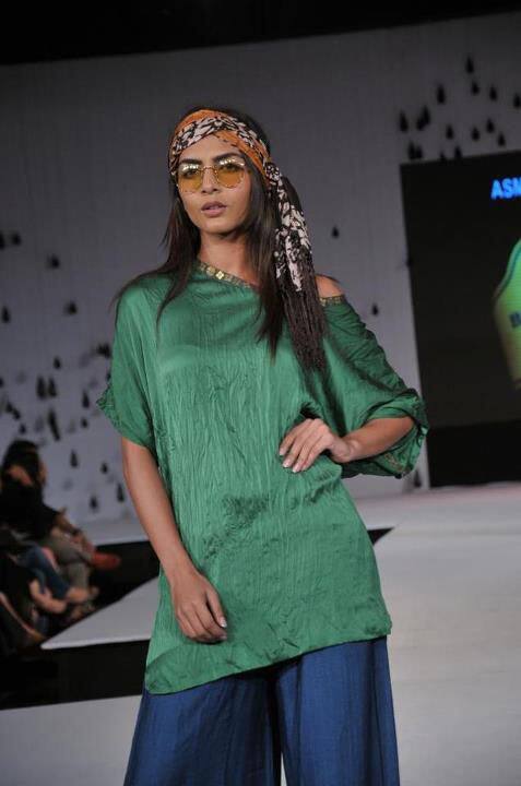 A model shows off a creation at the ongoing Blender's Pride Fashion Tour 2012, Kolkata. Photos: Blender's Pride Fashion Tour, Facebook page.