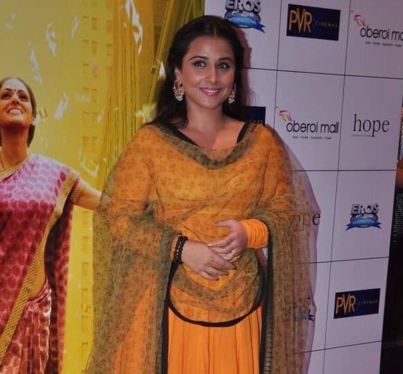 Vidya Balan arrives for the premiere of 'English Vinglish'. Pic Courtesy: Pinkvilla.