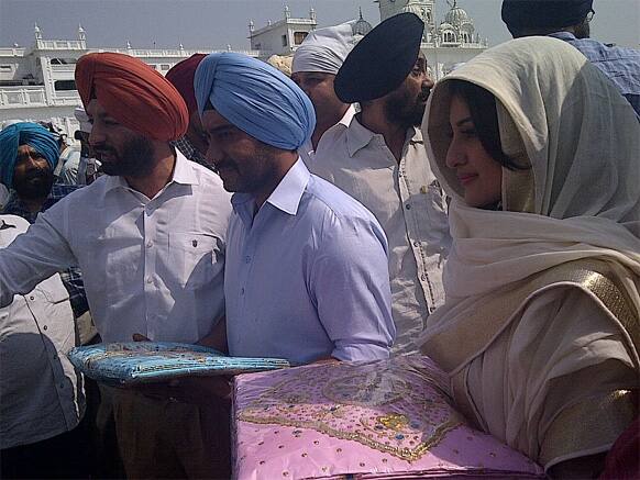 Ajay Devgn and Sonakshi Sinha visited the Golden Temple in Amritsar ahead of the release of their new film 'Son of Sardar'.