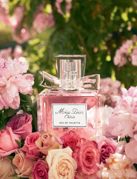 For a day event, choose a perfume with a subtle fragrance and for a night soiree go for a stronger scent.