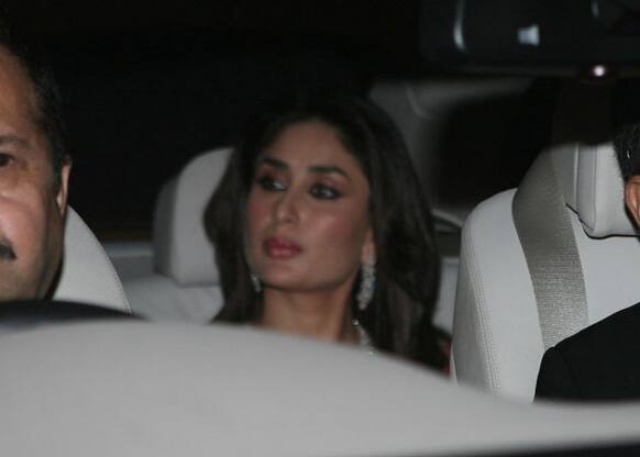 The bride, Kareena Kapoor looked radiant in a hot pink saree. 