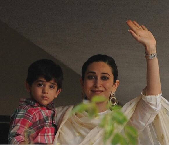 Karisma Kapoor with son Kian at Saif's residence after the wedding. 