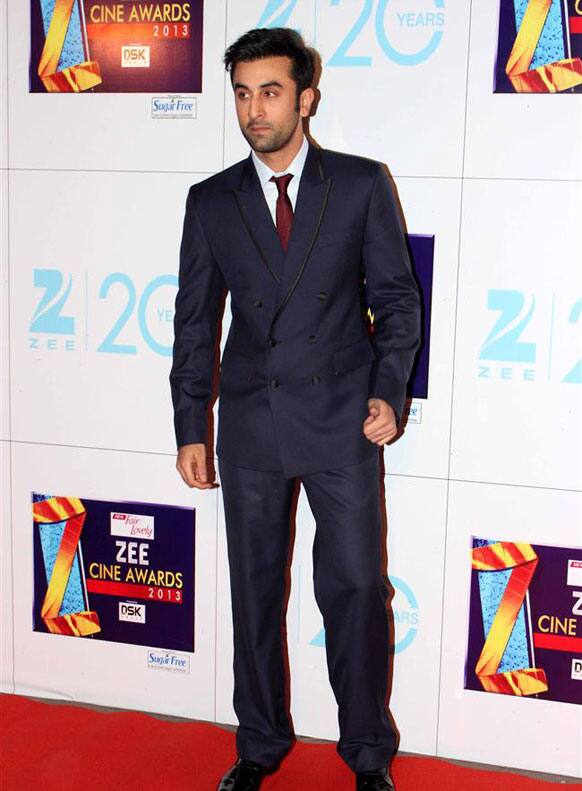 Ranbir Kapoor was at his brilliant best. In a double-breasted tux, Prince Charming sure won many hearts at the event!