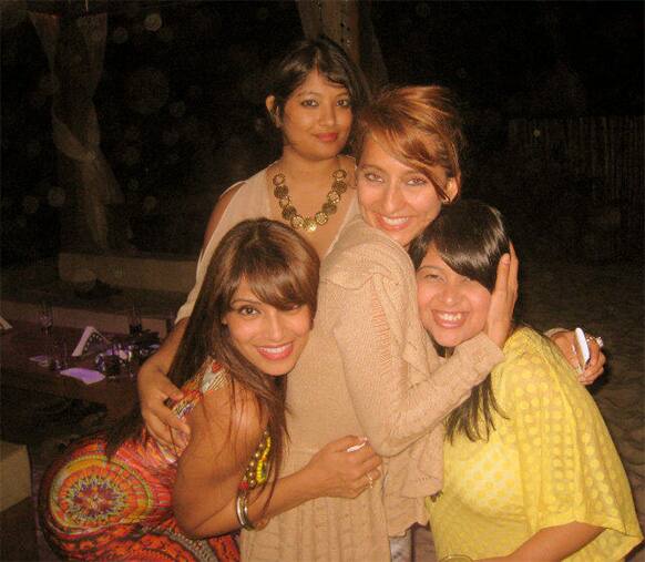 Bipasha Basu posted this pic on Twitter and wrote,
