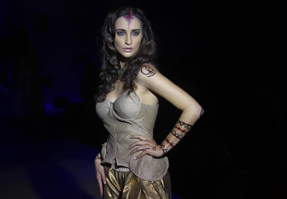 A model presents a creation by Rina Dhaka at the Bangalore Fashion Week.