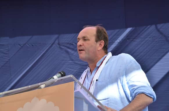Novelist, art historian and festval co-director William Darymple speaking in a session titled 'Return of a King'.