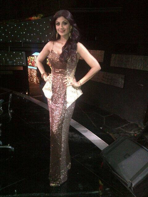 Shilpa Shetty posted this pic on Twitter and wrote,
