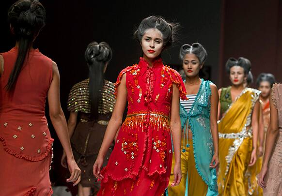 Models display creations by designer Nida Mahmood during the Wills Lifestyle India Fashion Week.