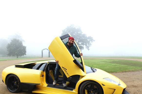 Even superstar Salman Khan has given his verdict on YPD 2. He took to Twitter to write, “Jst saw the promo of Y P D 2 . Hahahaaaa outstanding matlab ke outstandingggg, So happy for the deol's. Dharamji,sunny n bobby R FANTASTIC (sic).”