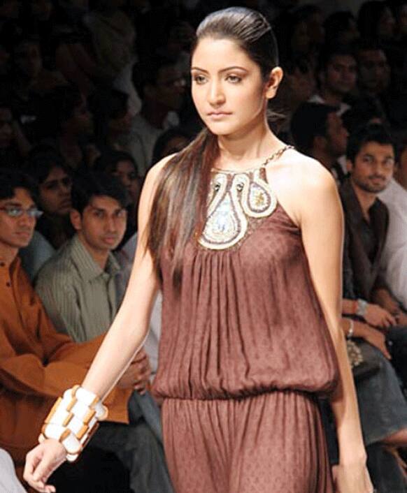 Anushka Sharma started modelling when she was very young. It was her mom who spotted the talent in her and supported her through and through.