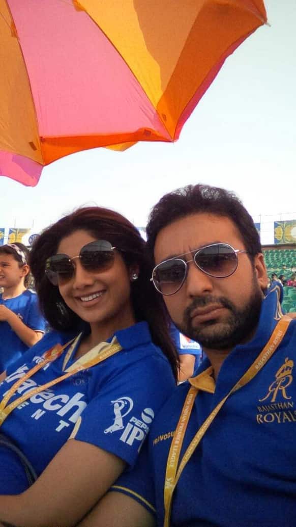Shilpa Shetty and Raj Kundra support their IPL team Rajasthan Royals. Image courtesy: @TheRajKundra