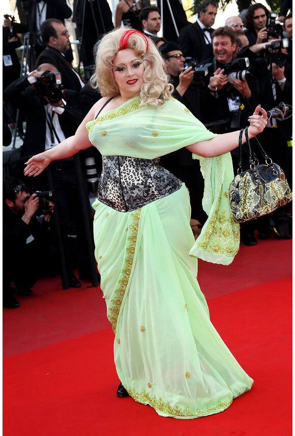 Looking at Linda Marracini`s green saree teamed with a corset, we suggest her to fire her stylist!
