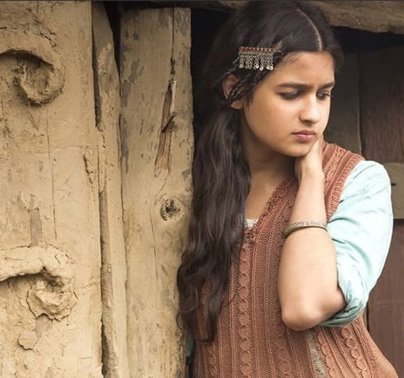 A totally de-glam Alia Bhatt shoots for Imtiaz Ali's 'Highway'. The 'Student Of The Year' debutante stars across Randeep Hooda in the film.
