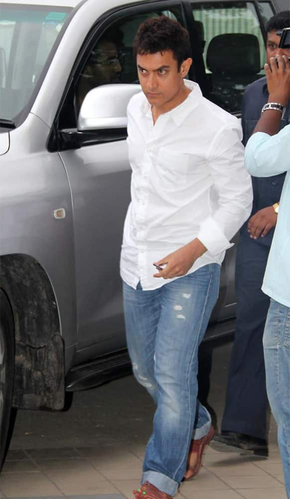 Aamir Khan was spotted at the condolence meet for Jiah Khan. The actress, who'd worked with Aamir in 'Ghajini', committed suicide June 3.