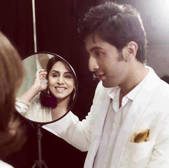 Ranbir Kapoor and Neetu Kapoor look simply adorable in this picture. (Image Courtesy: Ranbir Kapoor’s Facebook page)