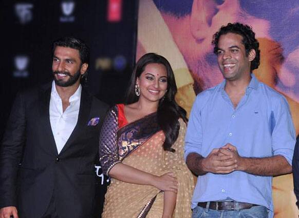 Ranveer Singh, Sonakshi Sinha and director Vikramaditya Motwane promote 'Lootera'.