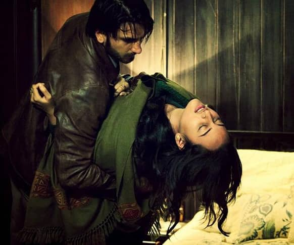 Ranveer Singh and Sonakshi Sinha in a still from the period film ‘Lootera’.