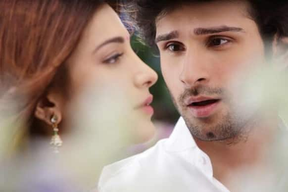 Shruti Hassan and Girish Kumar in a still from ‘Ramaiya Vastavaiya’.