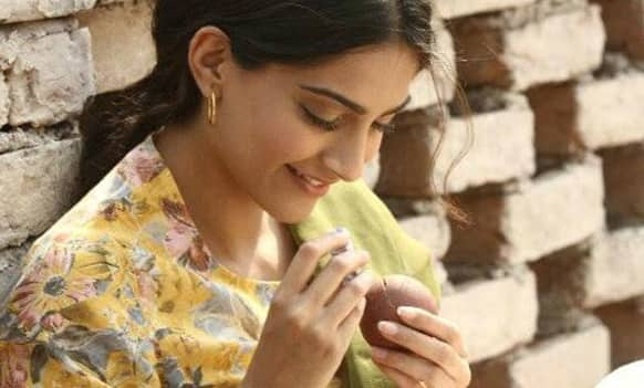 Sonam Kapoor in a still from ‘Bhaag Milkha Bhaag’.