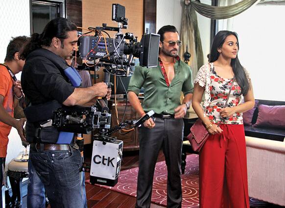 Saif Ali Khan and Sonakshi Sinha on the sets of ‘Bullet Raja’. Image Courtesy: Filmfare