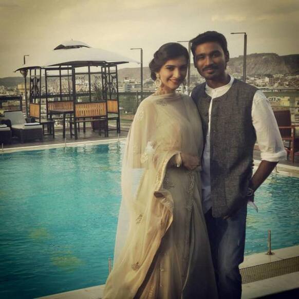 Sonam Kapoor and Dhanush promote ‘Raanjhanaa’ in Jaipur.