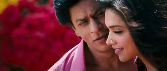 Shah Rukh Khan and Deepika Padukone in a still from ‘Chennai Express’.