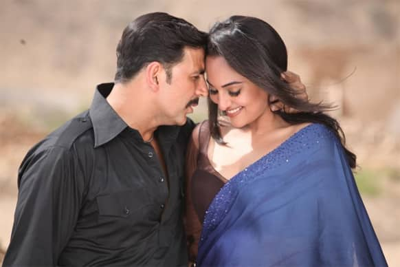 Akshay Kumar and Sonakshi Sinha in a still from the film 'Once Upon A Time In Mumbaai Dobara'.