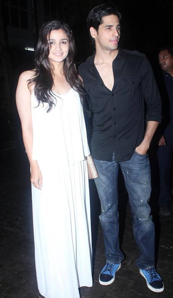 Alia Bhatt and Sidharth Malhotra snapped at Arjun Kapoor's birthday bash.