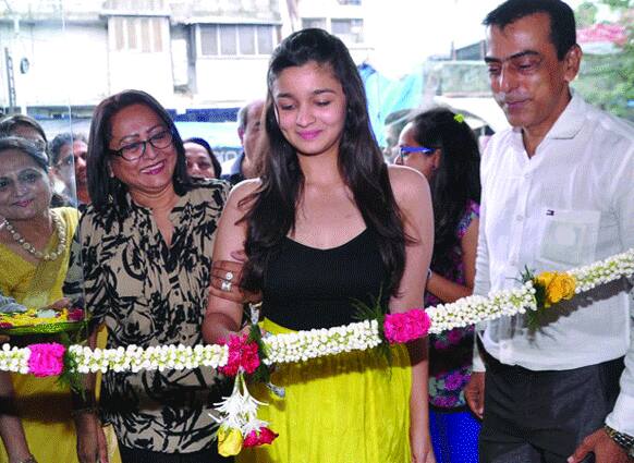 Alia Bhatt wore a Masaba skirt for the inaugural event of an art gallery.