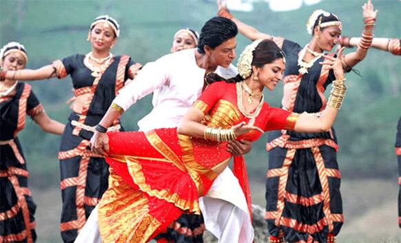 SRK and Deepika in a dance pose for the song 'Titli'.