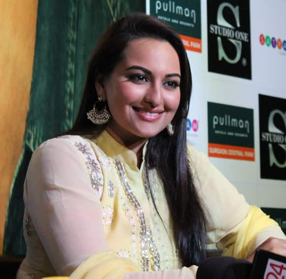 Sonakshi has been looking stunning in the promos.