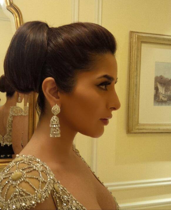 Sophie Choudry tweets a photo of her IIFA look.