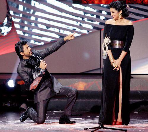 Parineeti Chopra and Shah Rukh Khan at IIFA 2013.