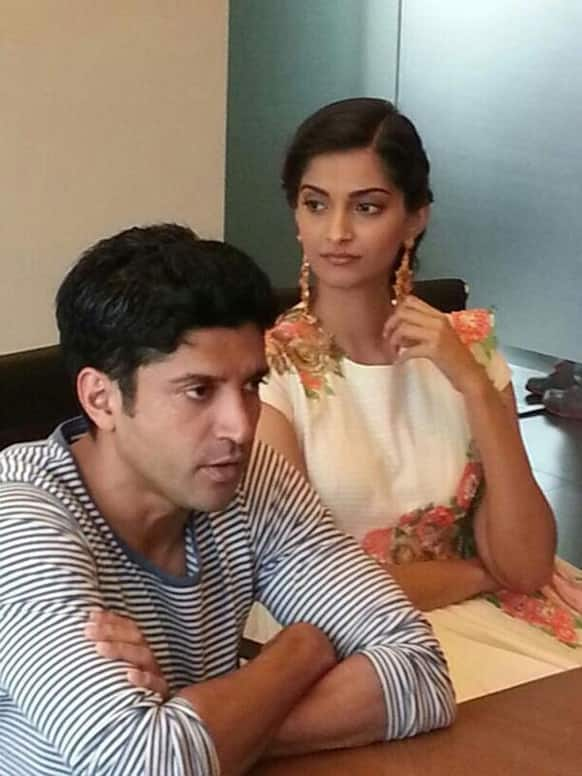 Sonam Kapoor and Farhan Akhtar at a 'Bhaag Milkha Bhaag' press conference in Mumbai.