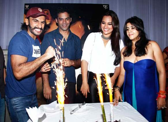 Ranveer Singh, Vikramaditya Motwane, Sonakshi Sinha and Ekta Kapoor at 'Lootera' success bash. (Pic courtesy: Filmfare)