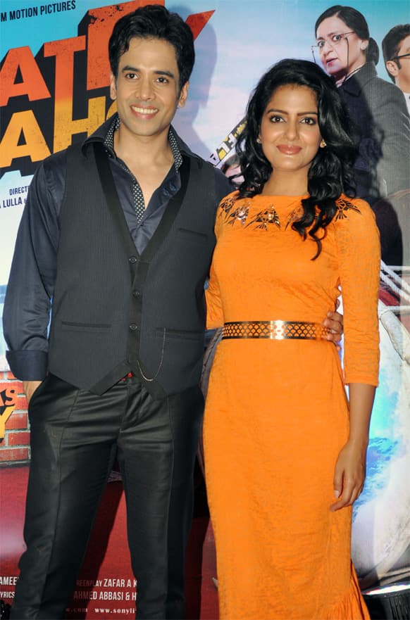 Tusshar Kapoor and Vishakha Singh promote 'Bajatey Raho' at R City Mall, Ghatkopar.