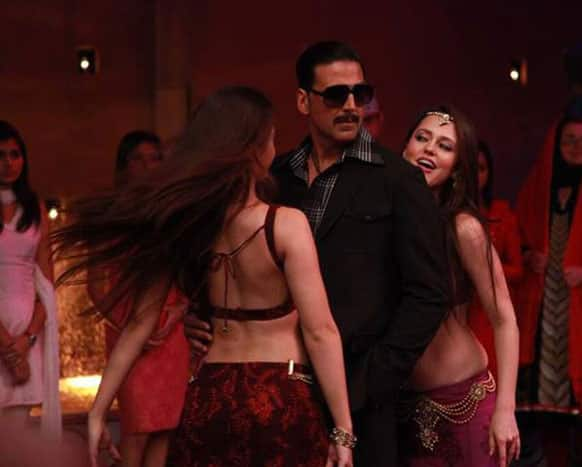 Akshay Kumar in a still from a song in his upcoming 'Once Upon Ay Time In Mumbai Dobaara!'    Image Courtesy: Facebook by by Bollywood's Biggest Fans Club