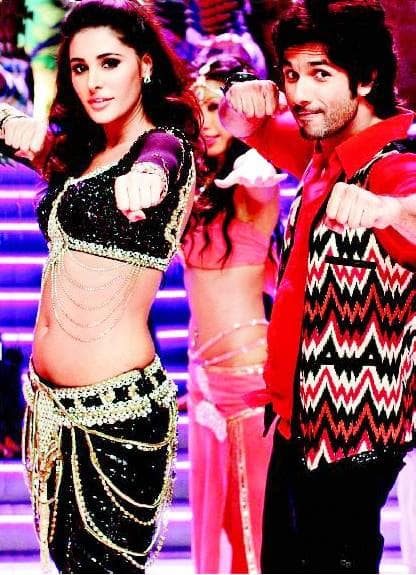 Shahid Kapoor and Nargis Fakhri in an item number from 'Phata Poster Nikla Hero'. Pic courtesy: Facebook