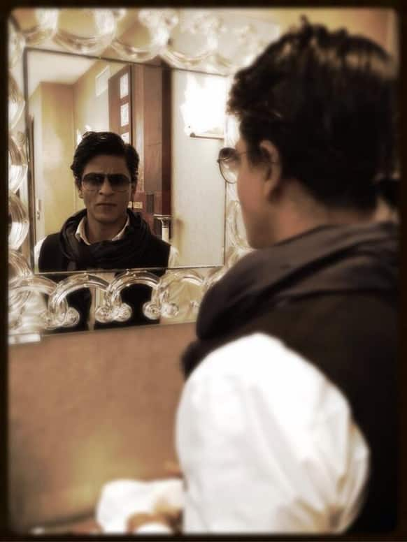 Shah Rukh Khan posted this pic on Twitter.