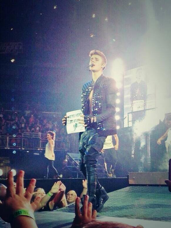 Justin Bieber during one of his on-stage performances. (Pic courtesy: @Justinbieber) 