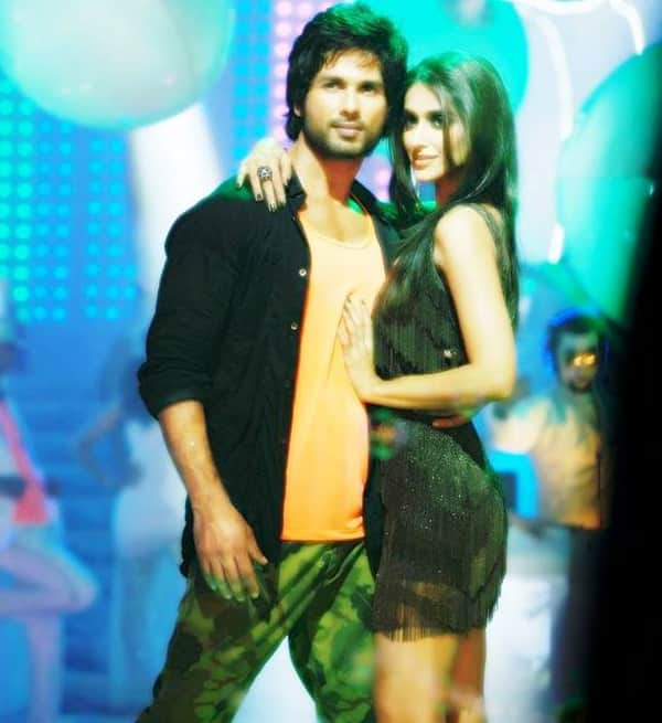 Ileana D'Cruz and Shahid Kapoor in a still from 'Phata Poster Nikla Hero'. Pic courtesy: Facebook