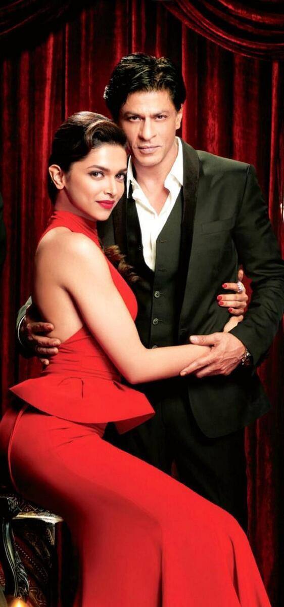 (Rahul) Shah Rukh Khan and Deepika Padukone (Meenamma) of 'Chennai Express' strike a pose after their imaginary wedding! Pic courtesy: @iamsrk